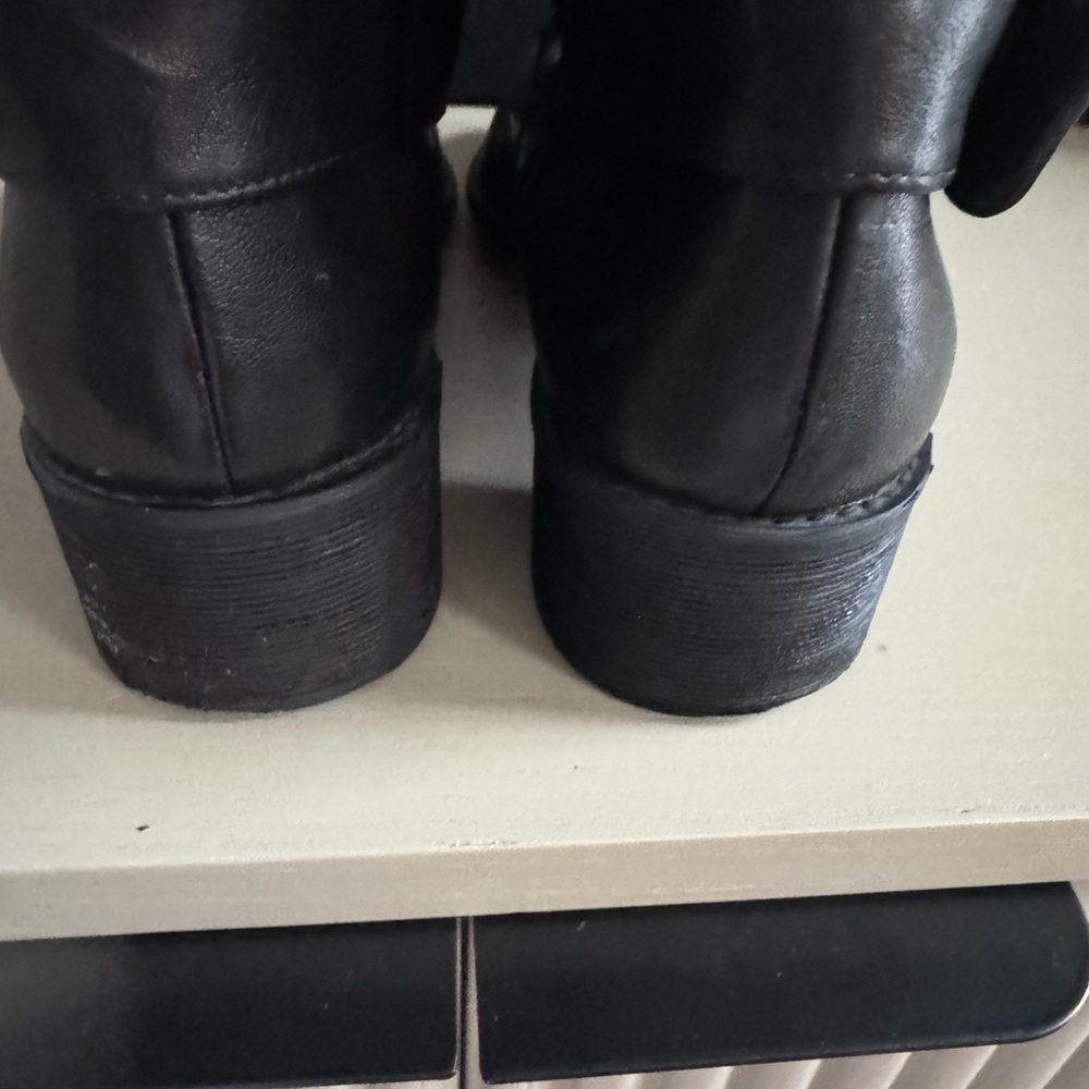 ❤️Stuart Weitzmann studded biker boots - Picture 6 of 9